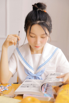 我偷偷装睡让公滑进去